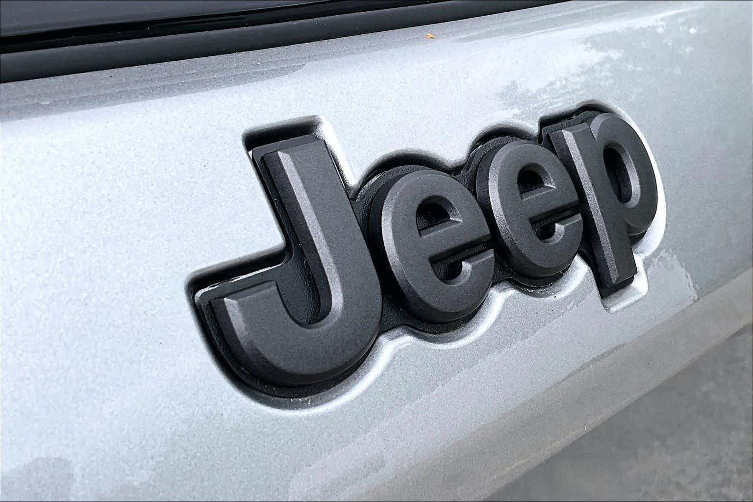 Used 2024 Jeep Compass Trailhawk AWD/4WD image 33