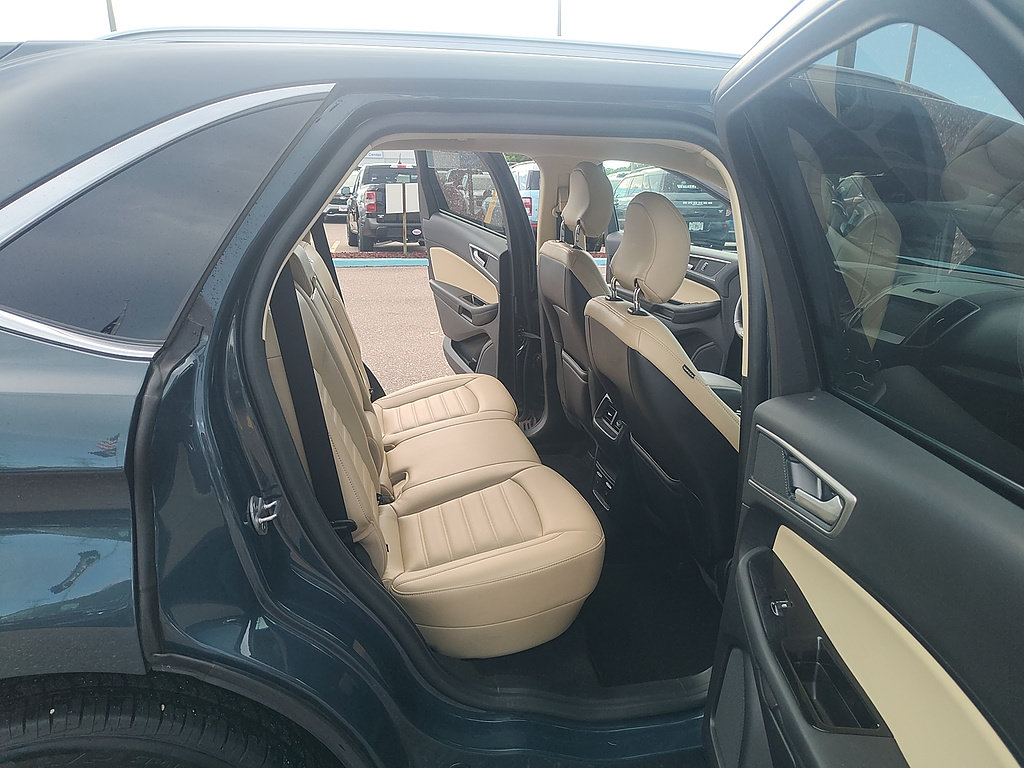 Certified 2019 Ford Edge SEL w/ Equipment Group 201A FWD image 25