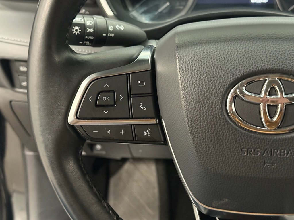 Used 2021 Toyota Highlander XLE image 17