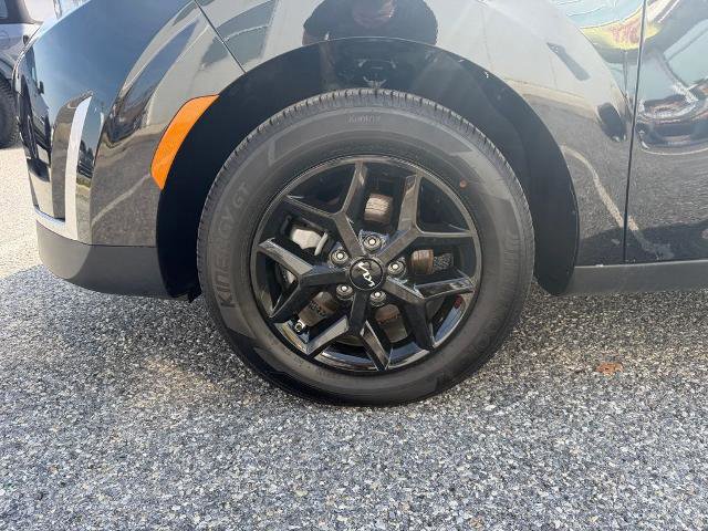 Used 2025 Kia Soul LX image 22