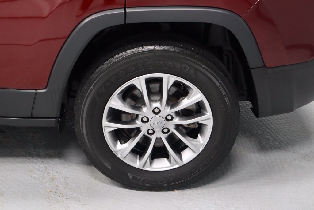 Used 2021 Jeep Cherokee Latitude Lux w/ Sun & Sound Group AWD/4WD image 19