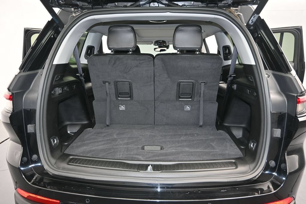 Used 2023 Jeep Grand Cherokee L Limited AWD/4WD image 11