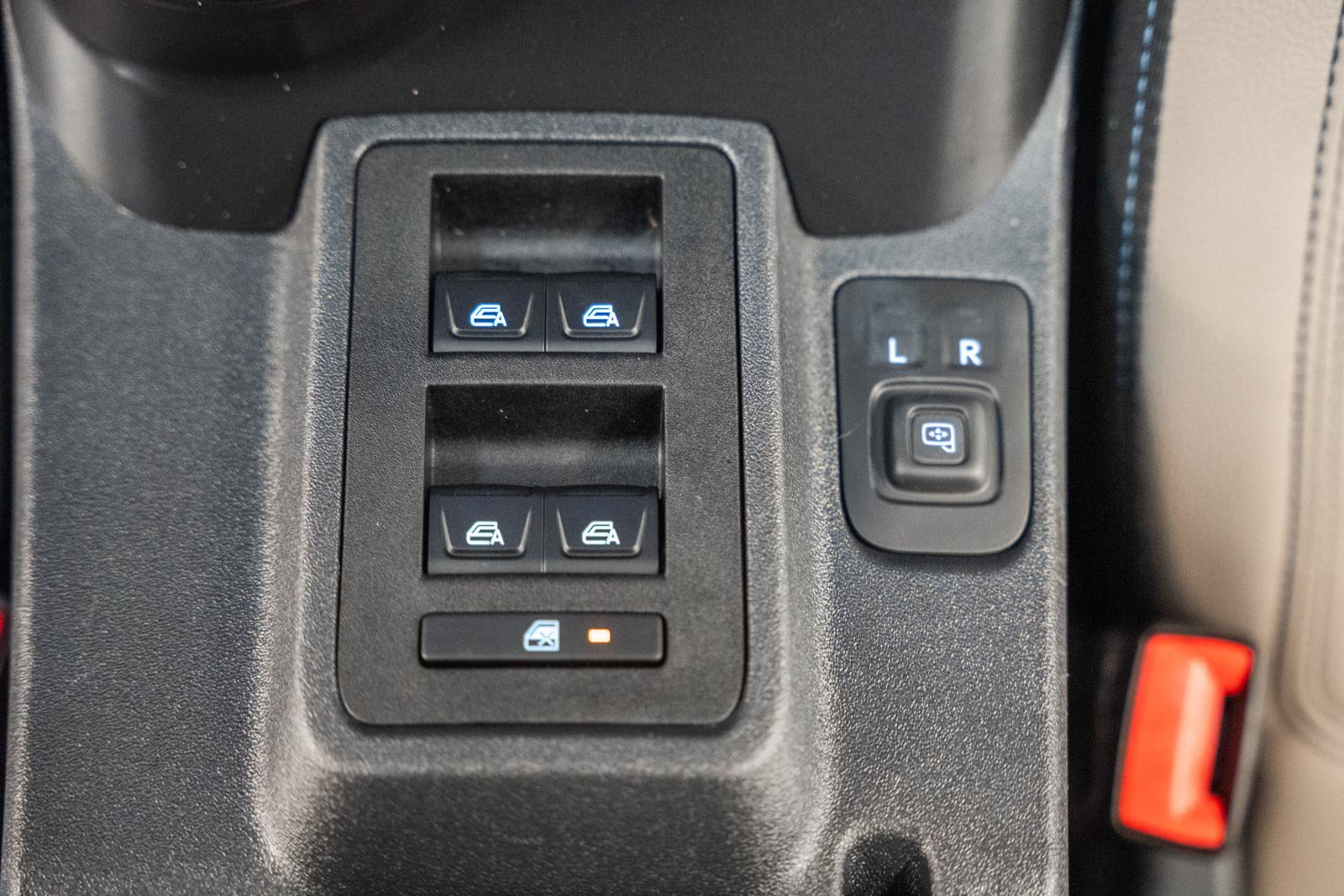 Certified 2024 Ford Bronco Wildtrak AWD/4WD image 33
