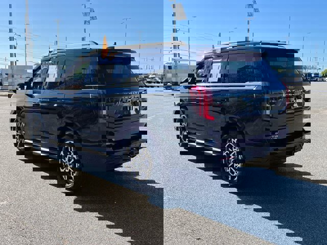 Certified 2025 Ford Expedition Active image 3