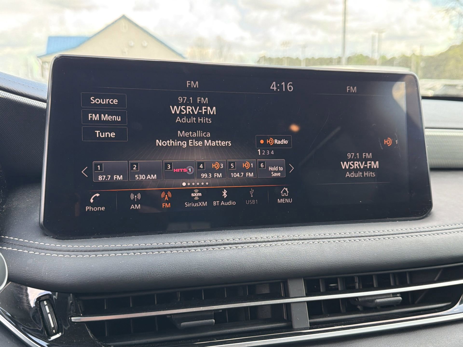 Used 2023 INFINITI QX60 Luxe w/ Performance Audio Package image 13