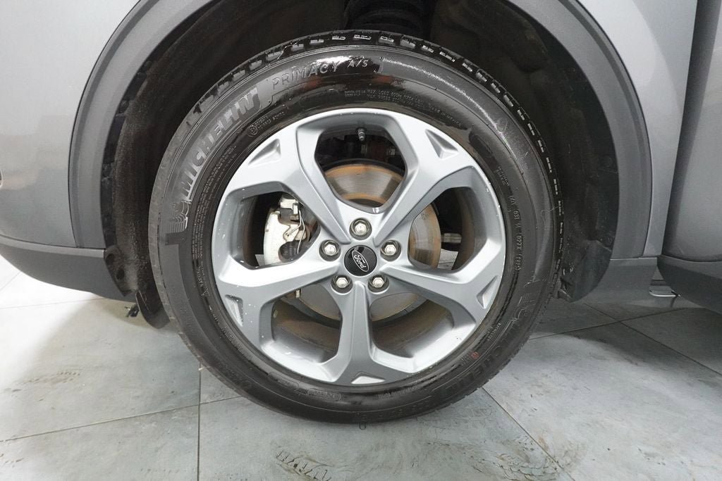 Certified 2025 Ford Escape ST-Line FWD image 32