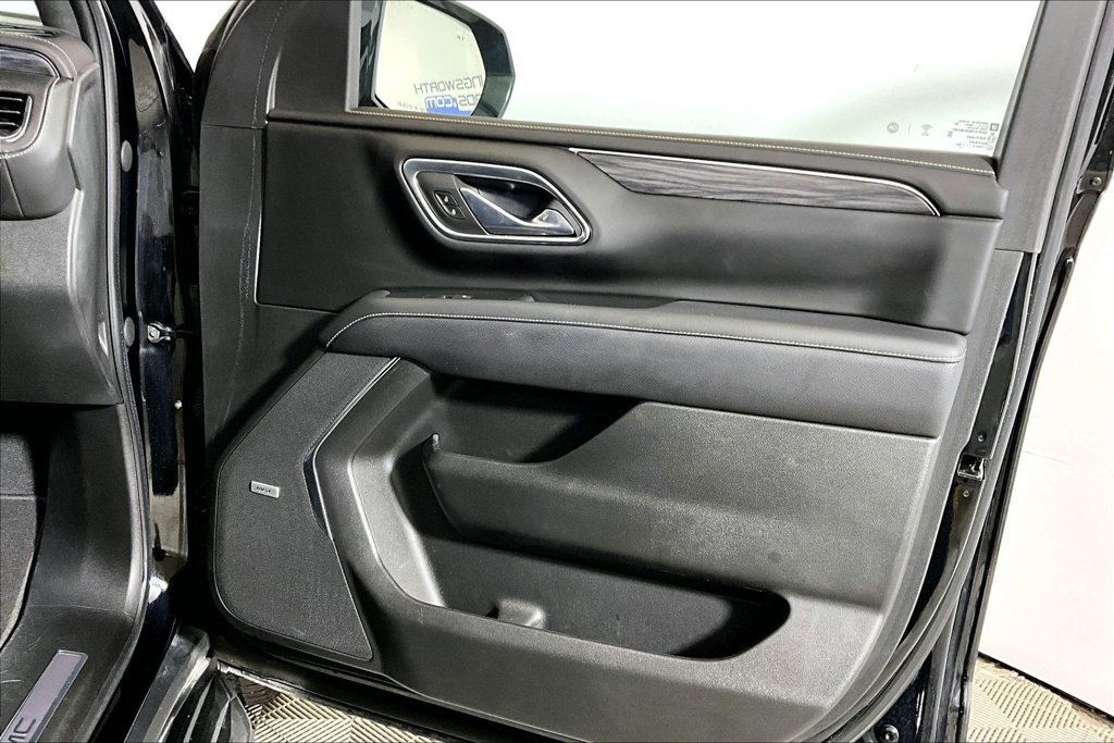 Used 2023 GMC Yukon SLT w/ SLT Premium Package RWD image 19