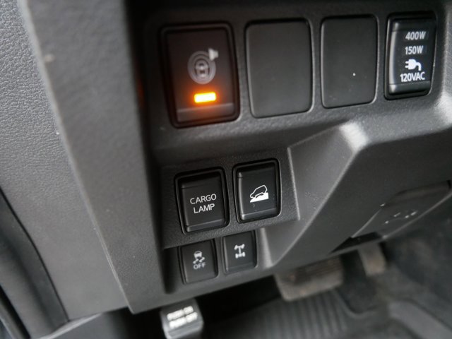 Used 2023 Nissan Frontier PRO-4X w/ Pro-4X Premium Package image 17