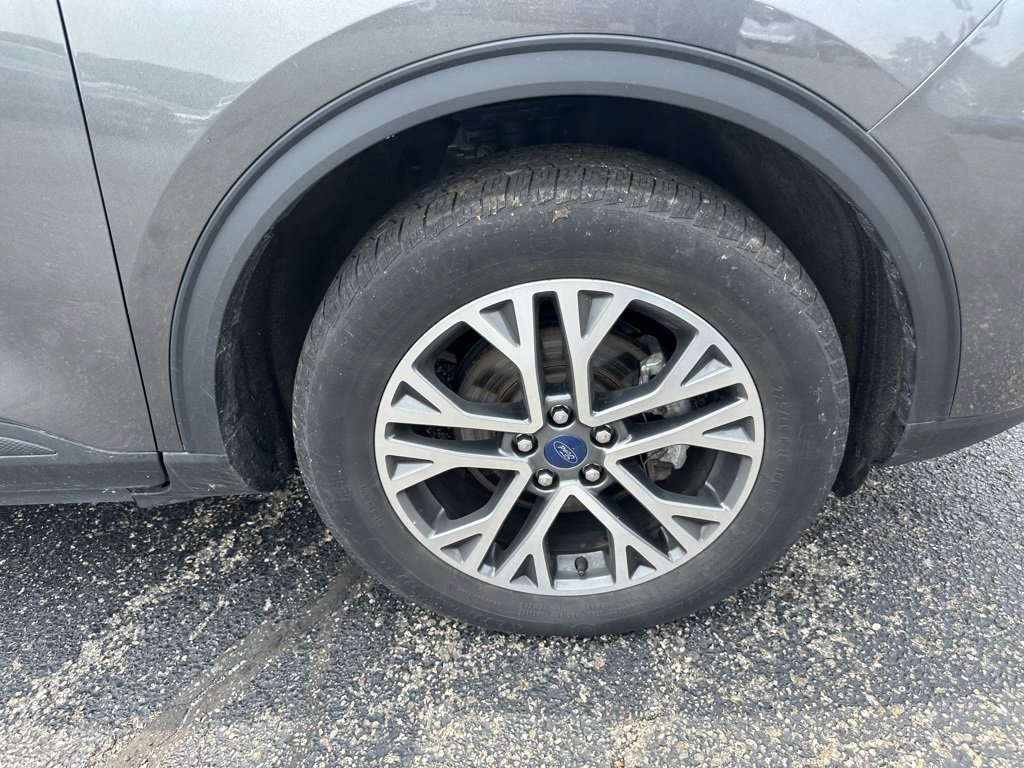 Certified 2020 Ford Escape SEL image 32