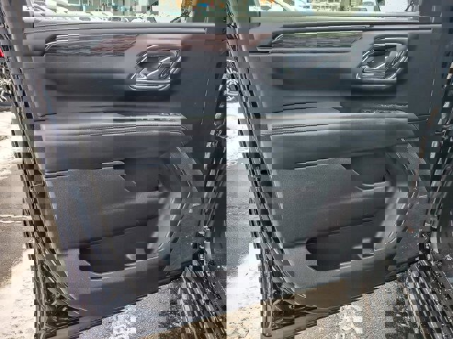 Used 2021 Chevrolet Suburban LT image 23