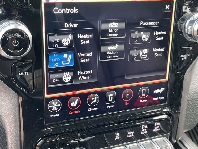 Used 2021 RAM 1500 Laramie AWD/4WD image 7