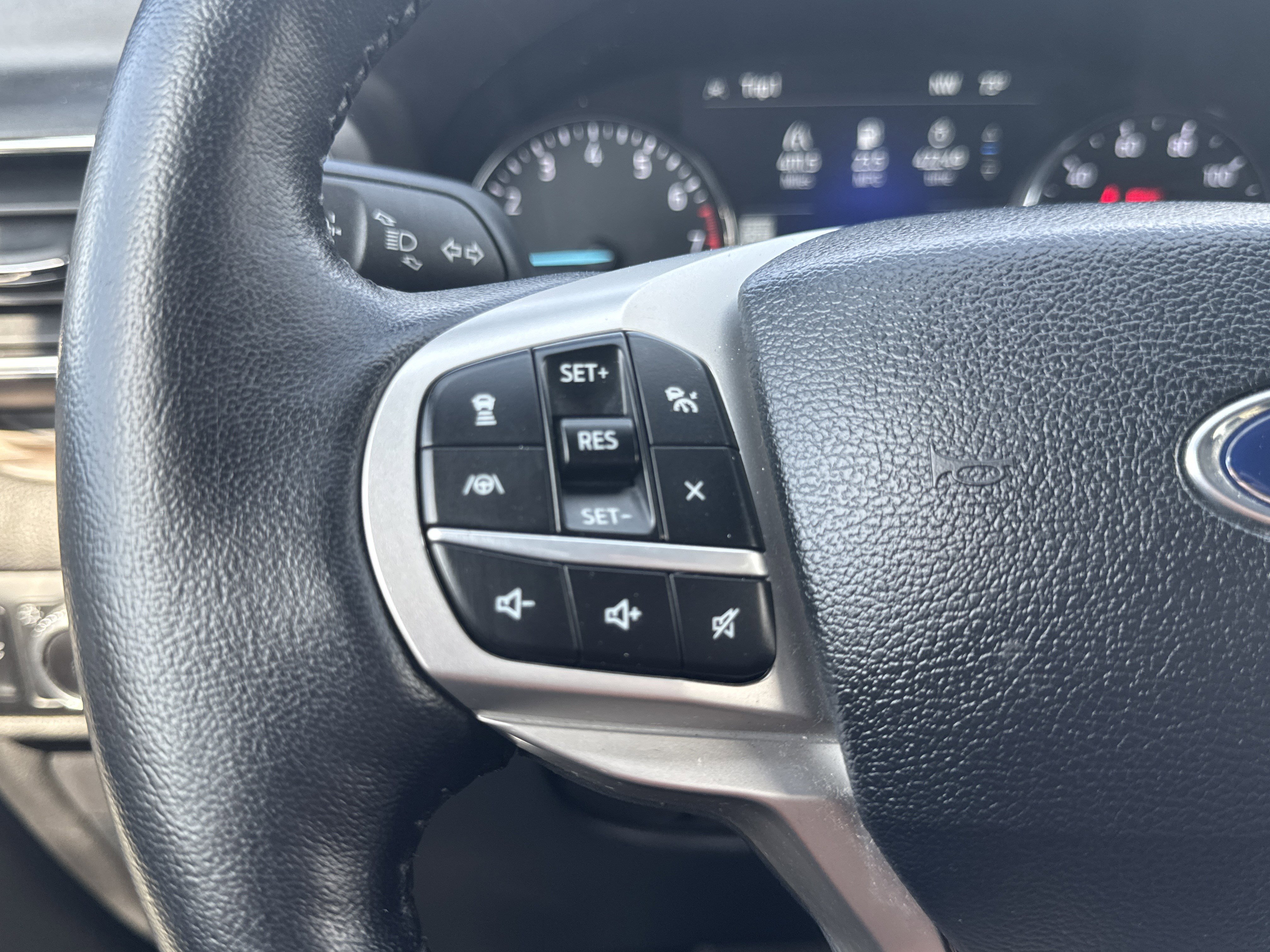 Certified 2023 Ford Explorer Limited RWD image 34
