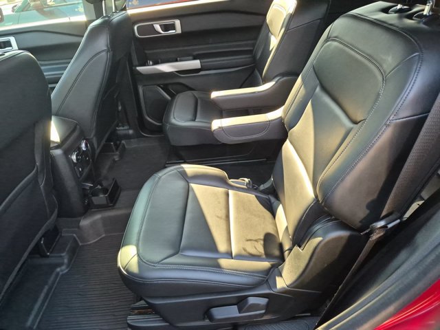 Certified 2022 Ford Explorer XLT w/ Equipment Group 202A RWD image 29