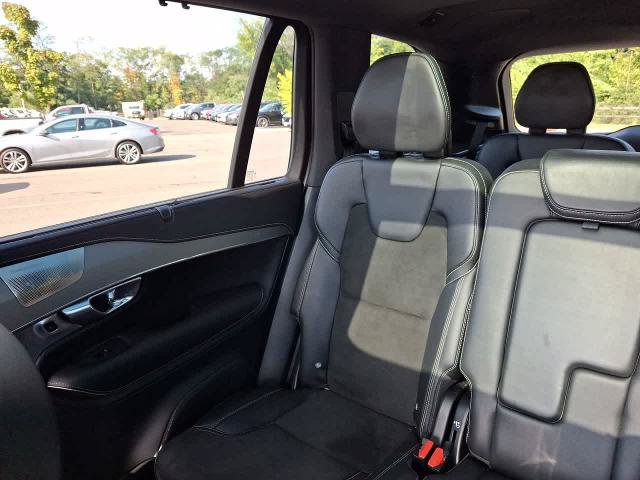 Used 2022 Volvo XC90 T8 R-Design AWD/4WD image 12