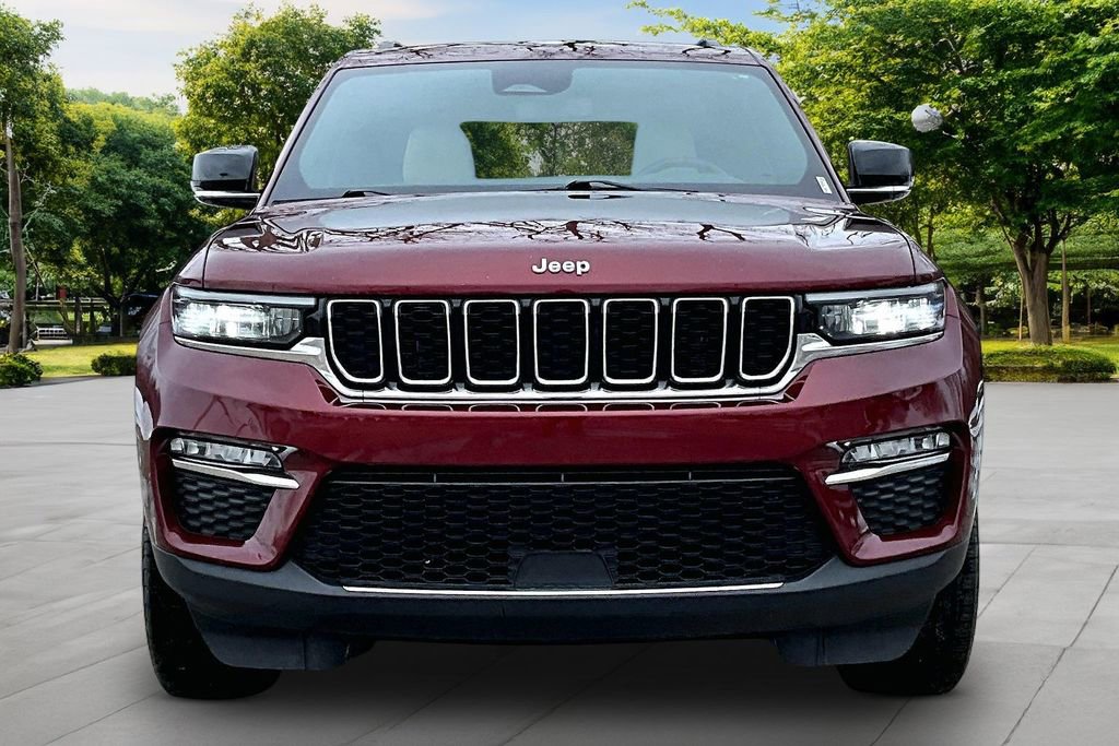 Used 2024 Jeep Grand Cherokee Limited AWD/4WD image 3