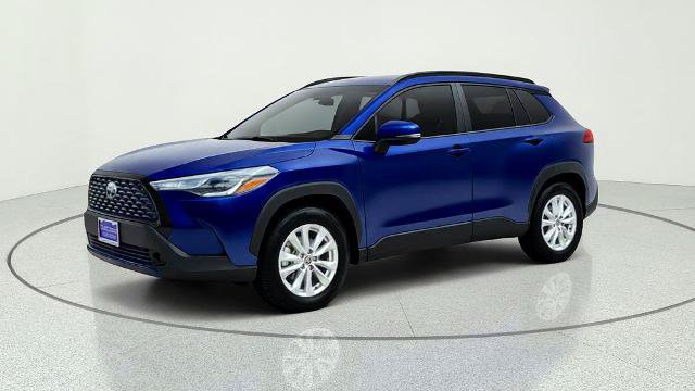 Used 2023 Toyota Corolla Cross LE FWD image 3