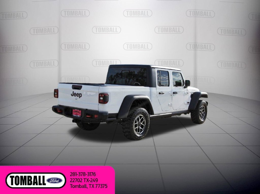 Used 2024 Jeep Gladiator Rubicon AWD/4WD image 7
