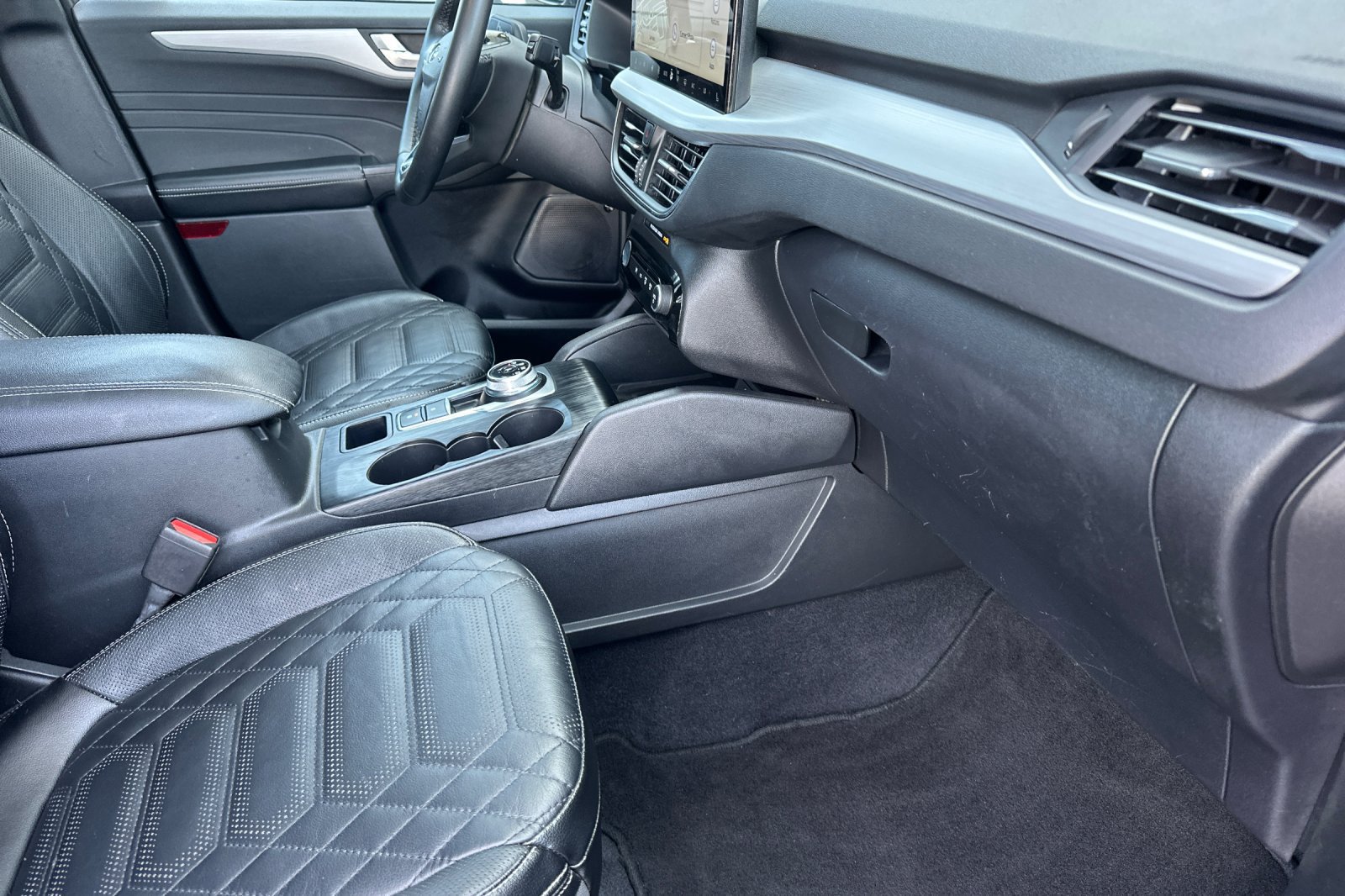 Certified 2023 Ford Escape SE w/ PHEV Premium Package FWD image 19