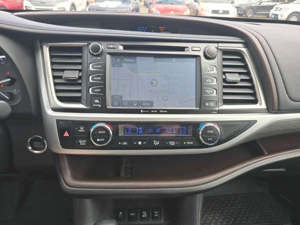 Used 2018 Toyota Highlander Limited AWD/4WD image 12