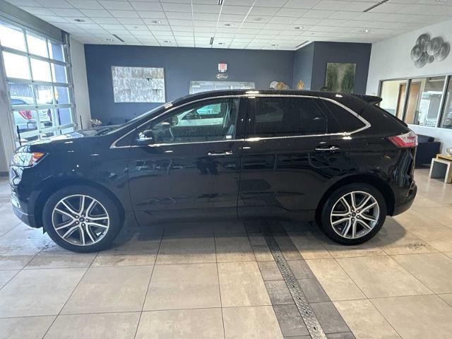 Certified 2022 Ford Edge Titanium w/ Class II Trailer Tow Package image 2