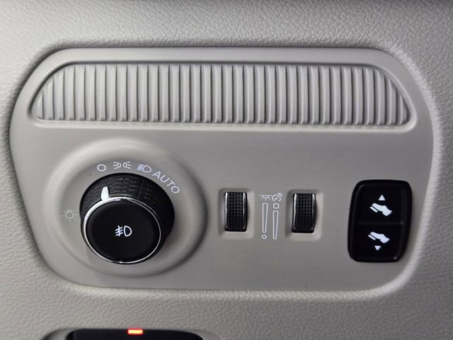 Used 2024 Jeep Wagoneer L 2WD w/ Premium Group I image 23