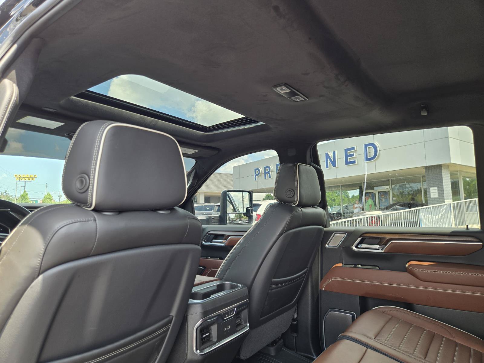 Used 2026 GMC Sierra 2500 Denali Ultimate AWD/4WD image 16