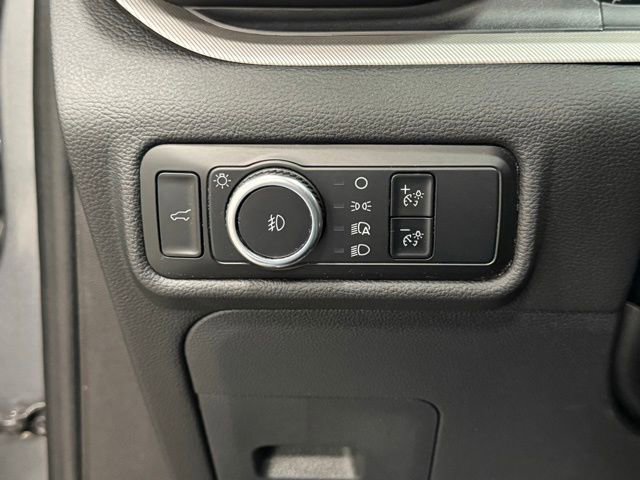 Certified 2024 Ford Explorer XLT w/ Equipment Group 202A AWD/4WD image 15