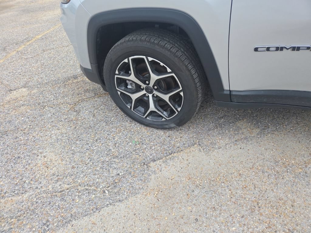 Used 2026 Jeep Compass Limited AWD/4WD image 20