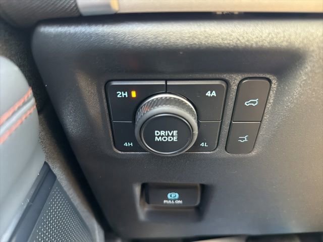 Certified 2025 Ford Expedition Active image 17