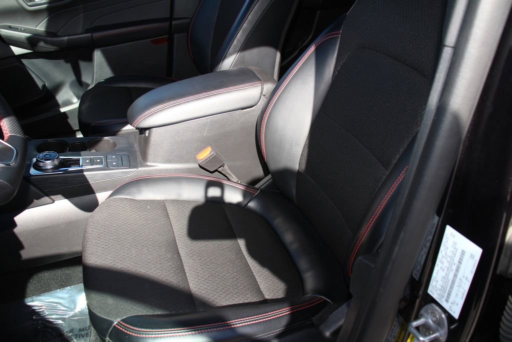 Certified 2025 Ford Escape ST-Line Select image 23