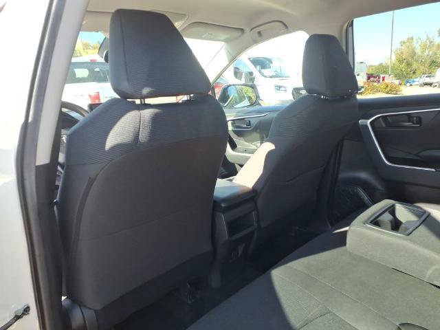 Used 2020 Toyota RAV4 LE w/ Carpet Mat Package AWD/4WD image 27