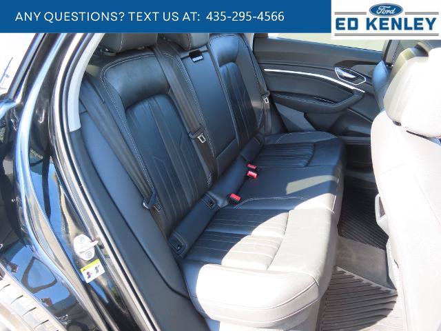 Used 2022 Audi e-tron Premium AWD/4WD image 29