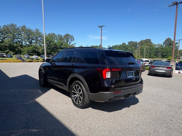 Certified 2025 Ford Explorer ST-Line AWD/4WD image 5