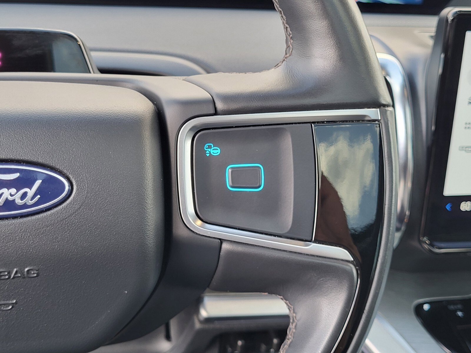 Certified 2025 Ford Expedition Max Platinum image 28