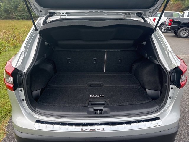 Used 2022 Nissan Rogue Sport SV image 36