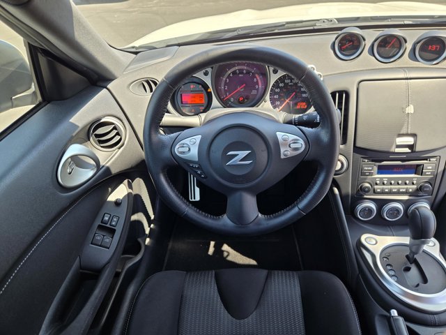 Used 2020 Nissan 370Z Coupe RWD image 14