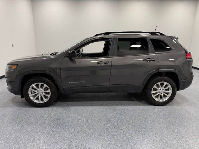 Used 2022 Jeep Cherokee Latitude Lux w/ Sun & Sound Group AWD/4WD image 8