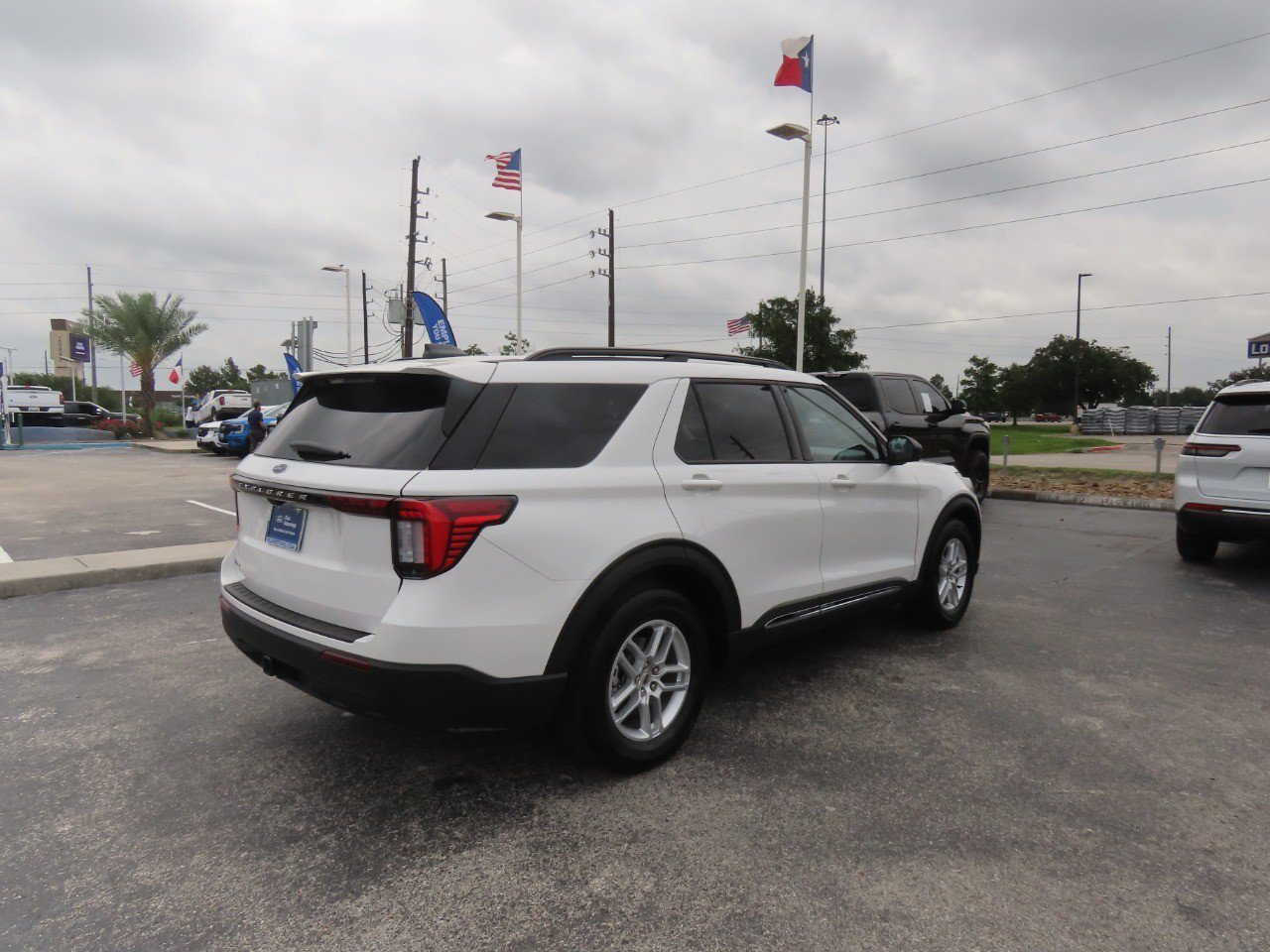 Certified 2025 Ford Explorer Active RWD image 11