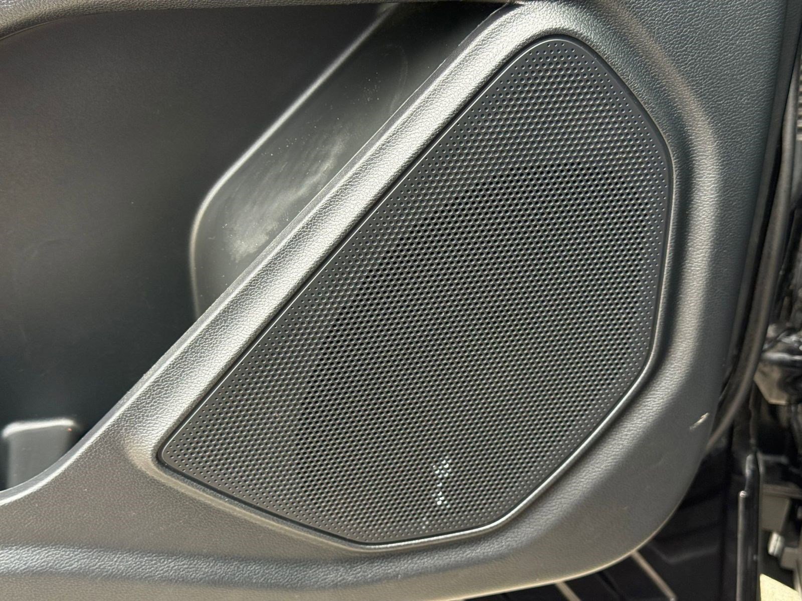 Certified 2022 Ford Explorer XLT w/ Equipment Group 202A image 22