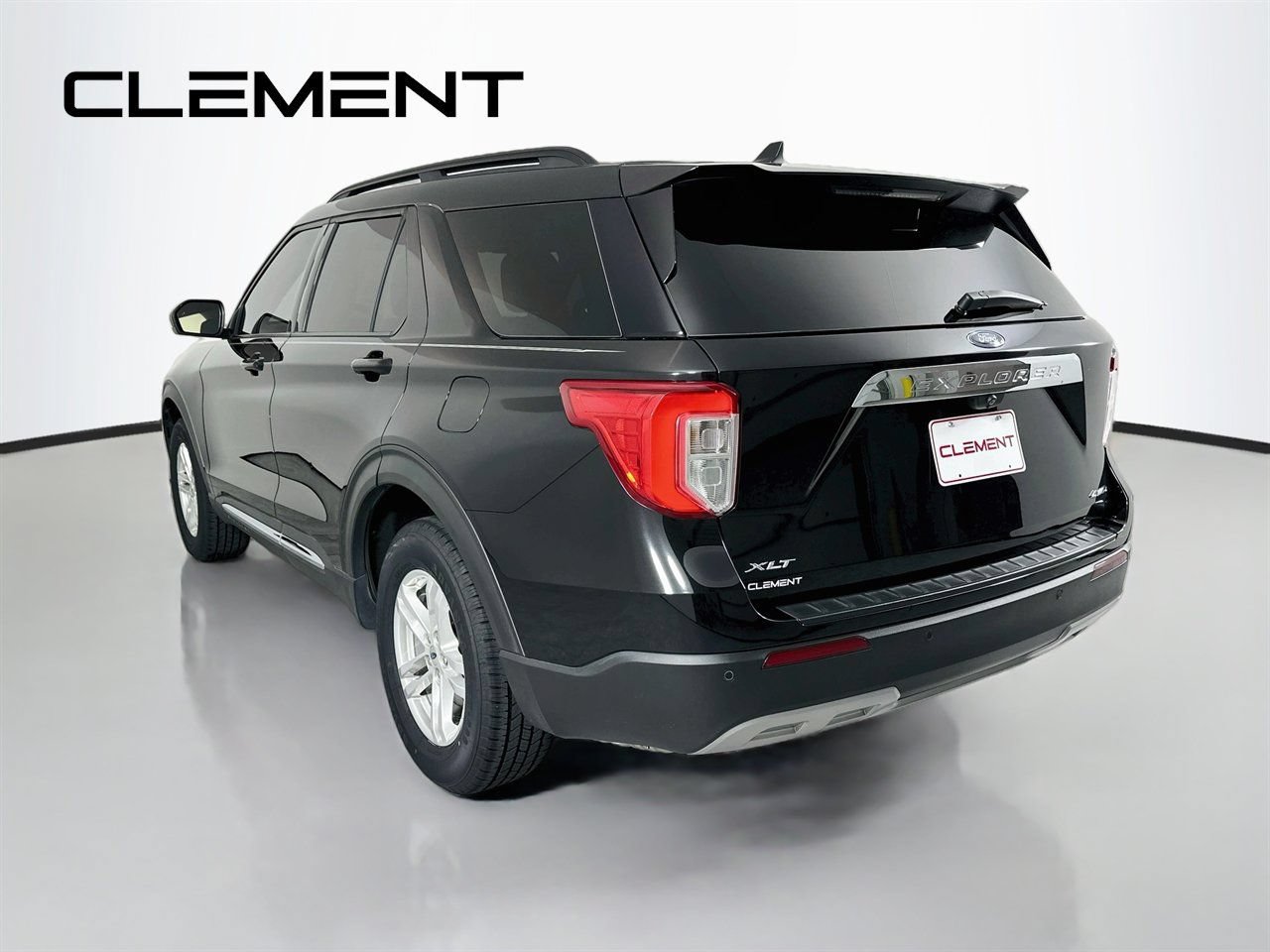 Certified 2022 Ford Explorer XLT w/ Equipment Group 202A AWD/4WD image 10