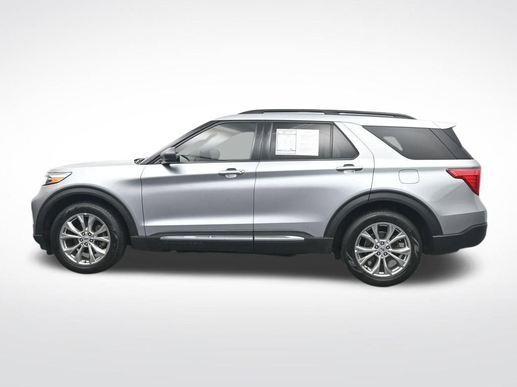 Certified 2023 Ford Explorer XLT w/ Equipment Group 202A RWD image 10