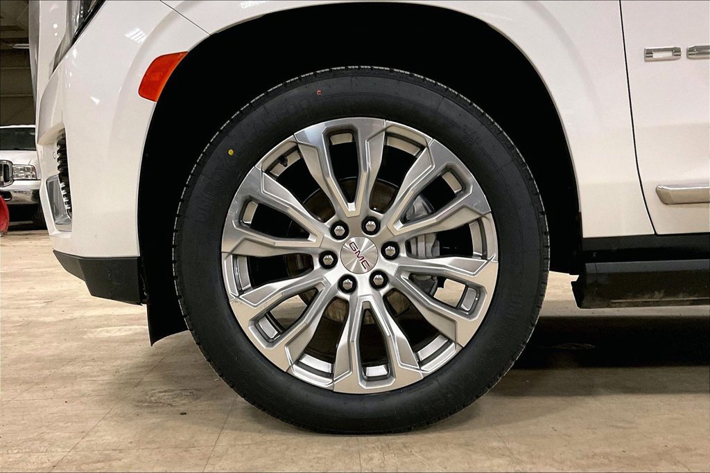 Used 2023 GMC Yukon Denali w/ LPO, Floor Liner Package AWD/4WD image 9