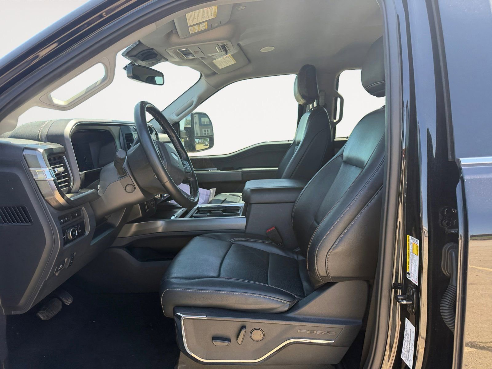 Certified 2023 Ford F250 Lariat w/ Lariat Ultimate Package AWD/4WD image 9
