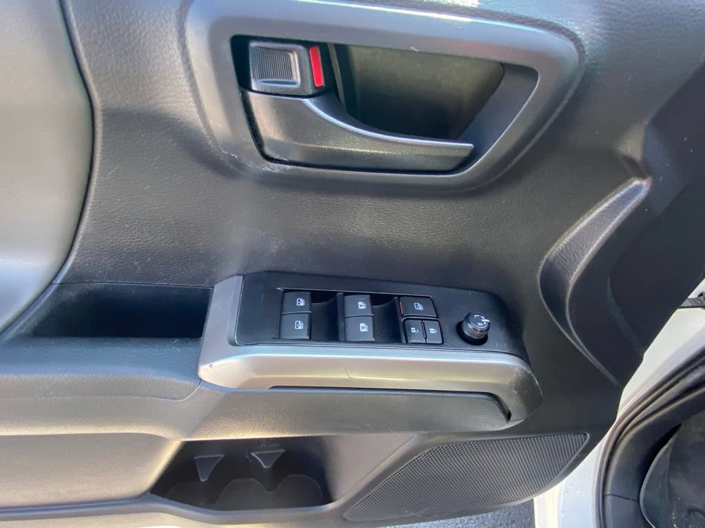 Used 2023 Toyota Tacoma SR5 w/ Technology Package AWD/4WD image 11