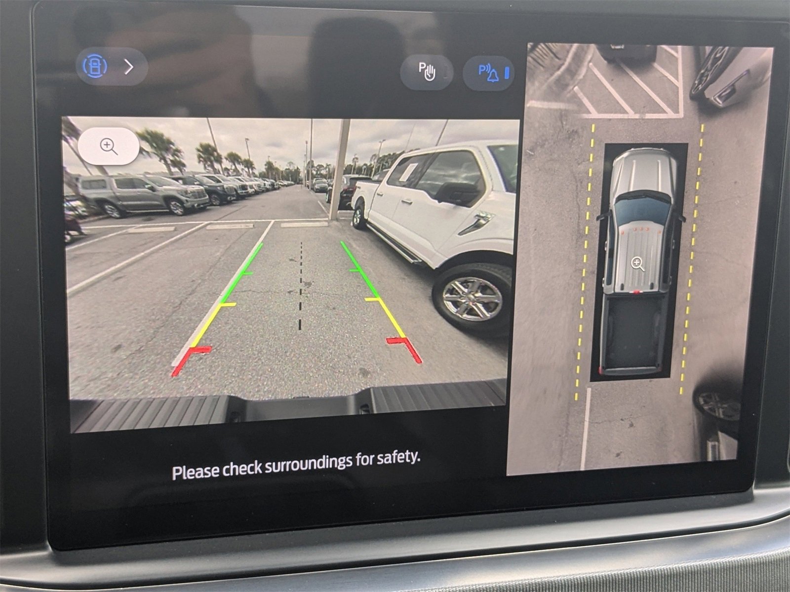 Certified 2025 Ford F250 Platinum w/ FX4 Off-Road Package image 23