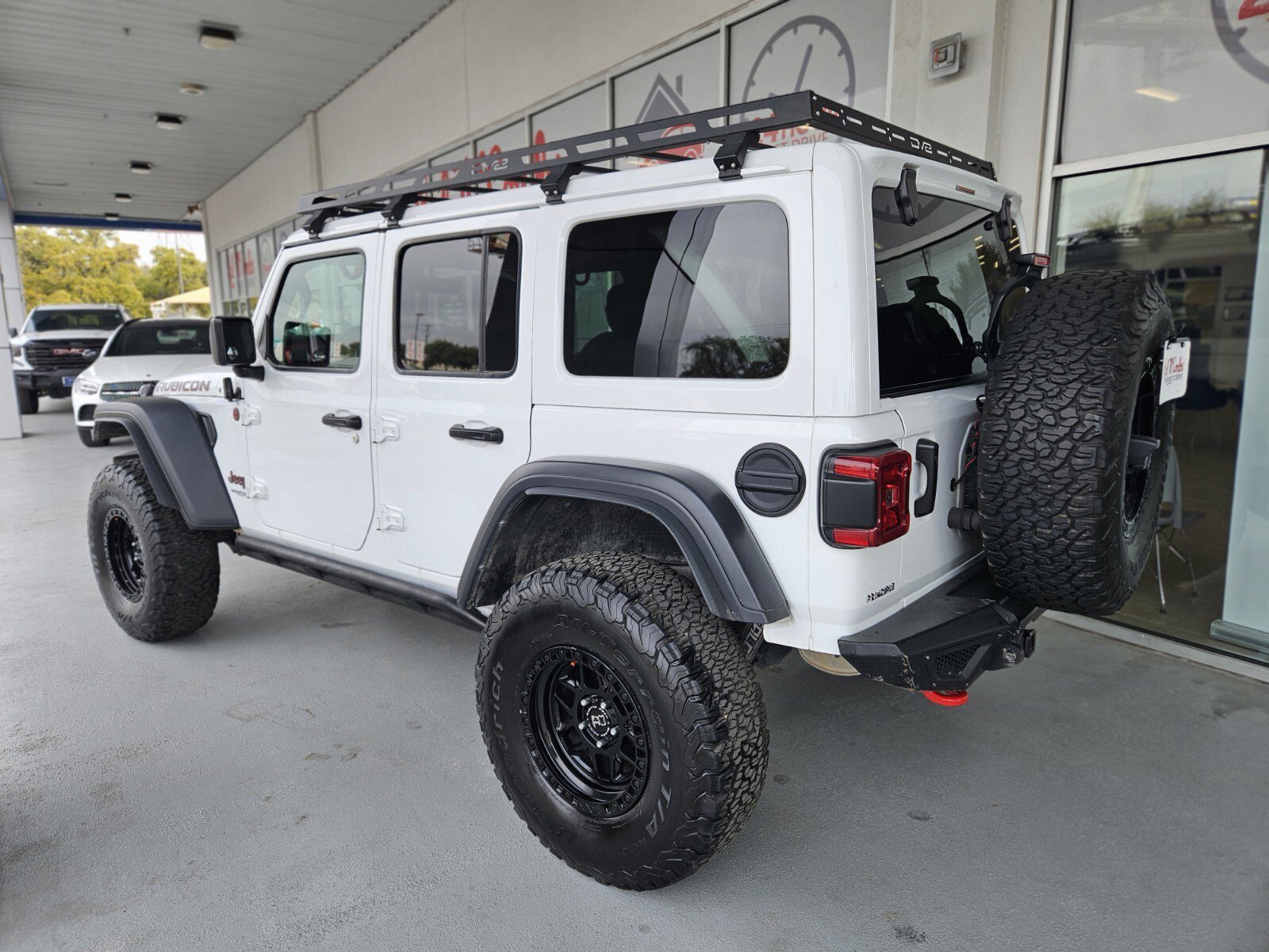 Used 2021 Jeep Wrangler Unlimited Rubicon w/ Xtreme Recon 35" Tire Package image 3