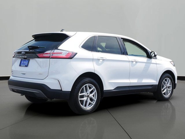 Certified 2023 Ford Edge SEL w/ Convenience Package AWD/4WD image 3