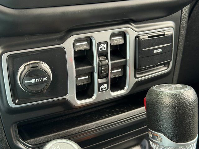 Used 2018 Jeep Wrangler Unlimited Sport S AWD/4WD image 38