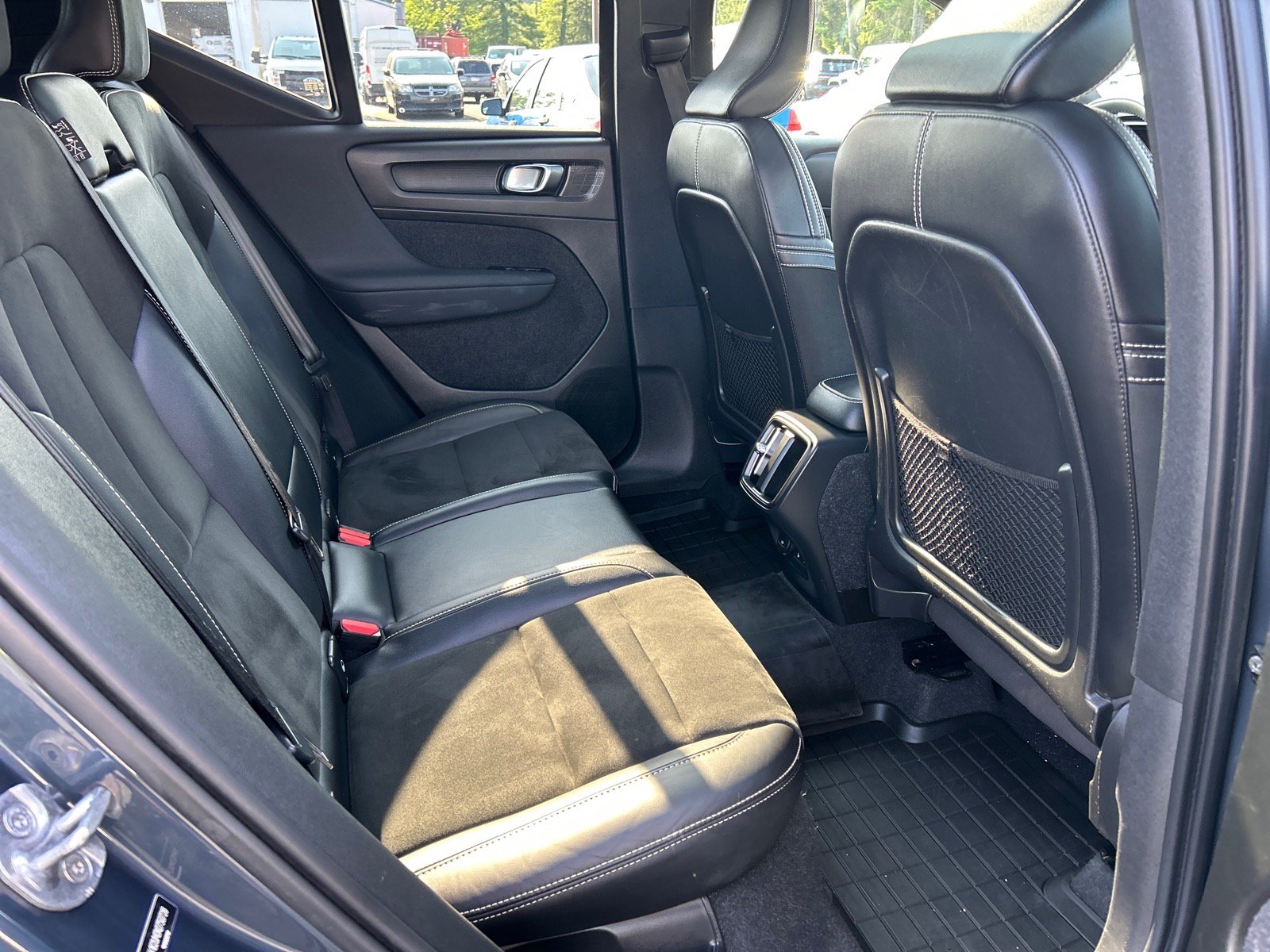 Used 2022 Volvo XC40 T5 R-Design w/ Climate Package AWD/4WD image 21