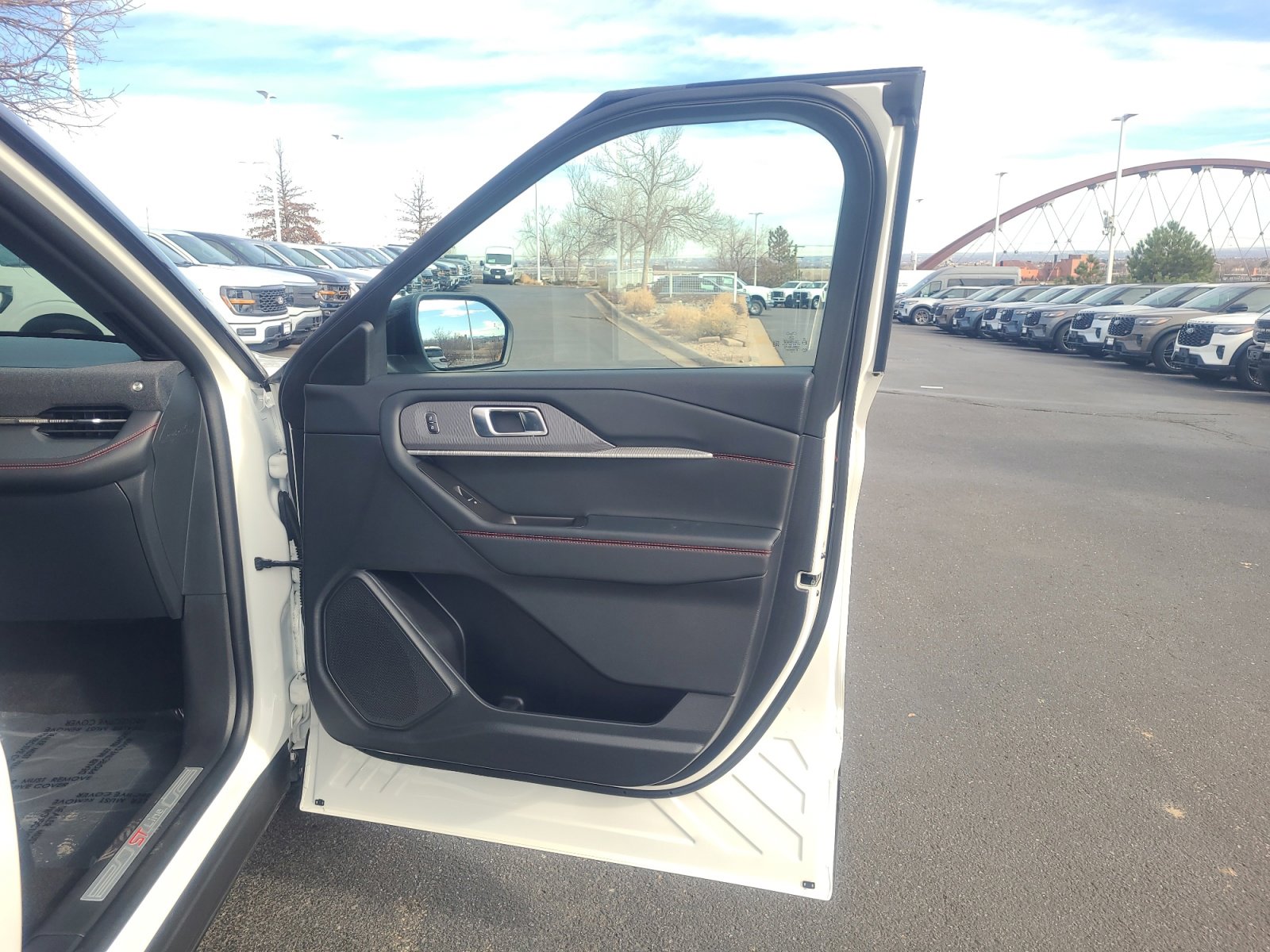 Certified 2025 Ford Explorer ST-Line image 16